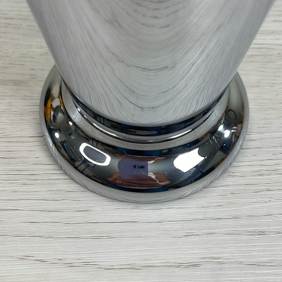 Vintage Keystone Wear Chrome Plated With Red Bakelite Handle Cocktail Shaker - Picture 12 of 13